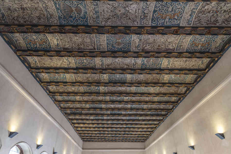 Zaragoza 099 - palacio de la Aljafería.jpg